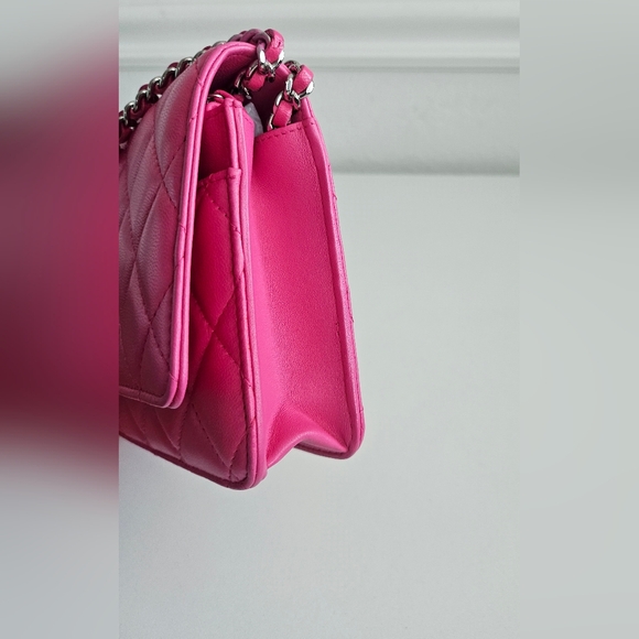 Chanel Pink Quilted Wallet-on-chain - Picture 4 of 13